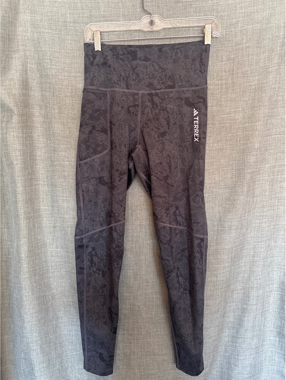 Adidas Black Patterned ATTERREX High-Waisted Leggings Medium